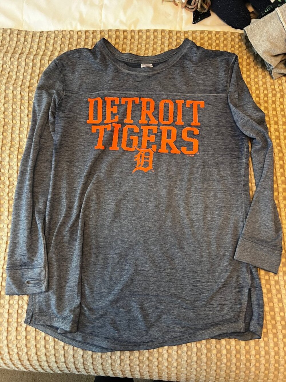 Detroit Tigers Genuine Merchandise Long Sleeve Top Size Large NWOT